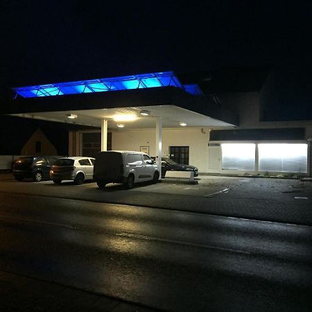 Alte Tankstelle Strassenhaus Exterior foto