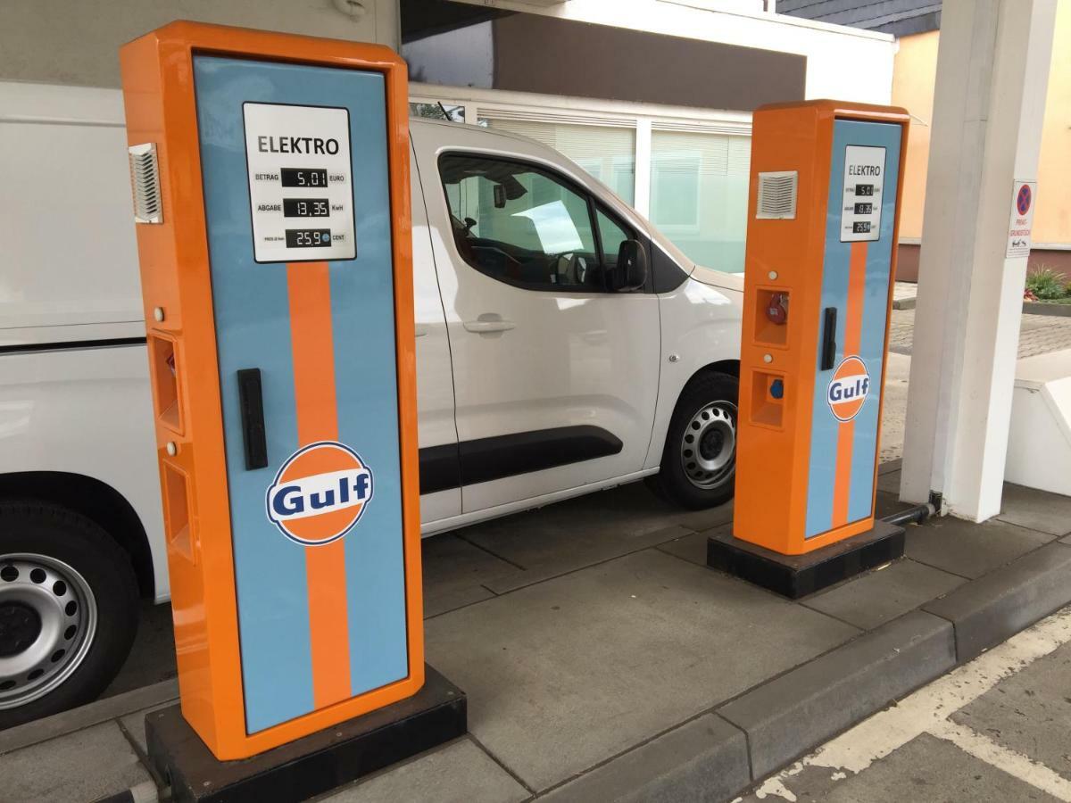 Alte Tankstelle Strassenhaus Exterior foto